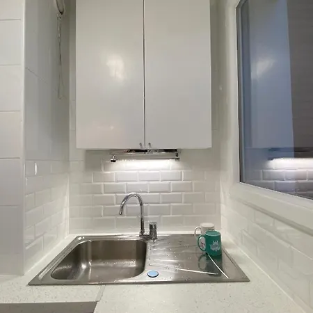Paris: Agreable D'un Grand Artiste Apartment Paris